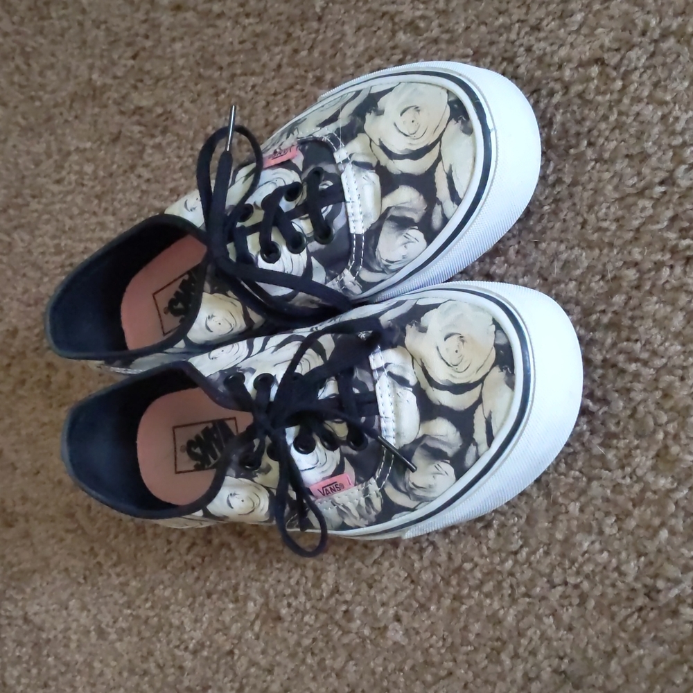 Van's Cream Roses & Black skate shoes